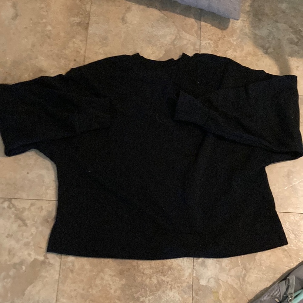 it is a cropped hoodie and soft